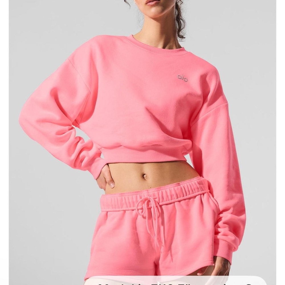 💕NWT ALO Yoga Pink Bubblegum Cropped Crewneck💕